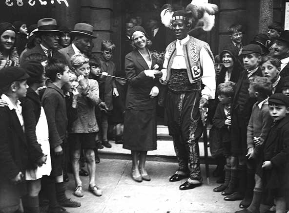 George Woodbine, for Daily Herald, <i>The wedding of Nellie Adkins and Ras Prince Monolulu (Peter Carl MacKay)</i>, 21 August, 1931, modern bromide print from original negative