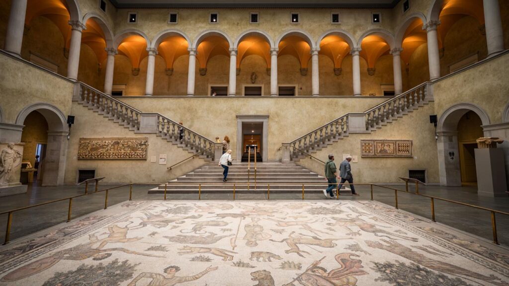Renaissance Court
